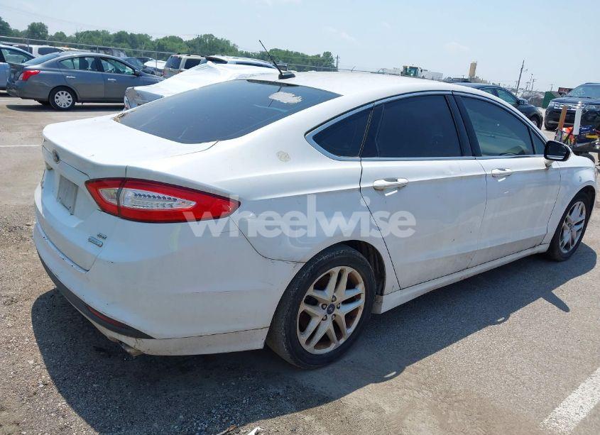Photo 4 of 2014 Ford Fusion SE (VIN 3FA6P0HD3ER112639)