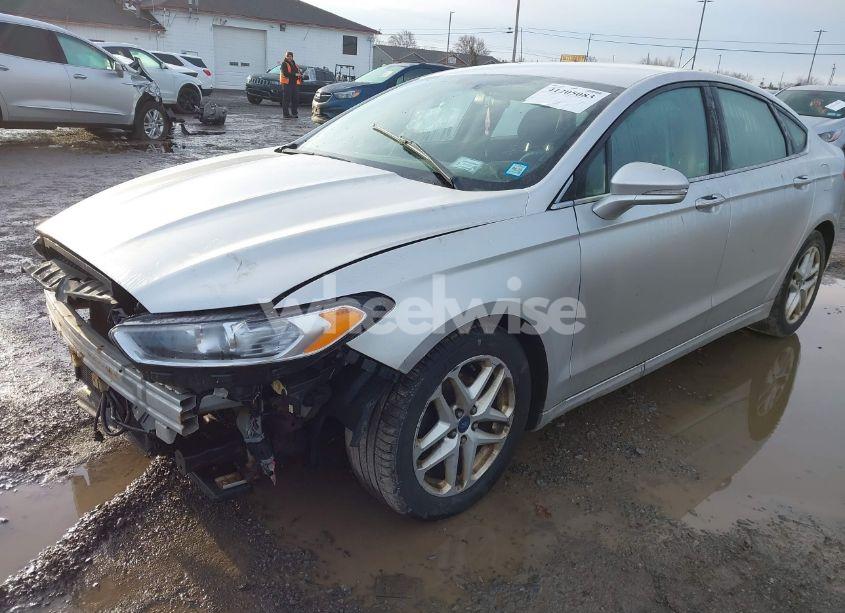 Photo 2 of 2014 Ford Fusion SE (VIN 3FA6P0HD3ER119915)