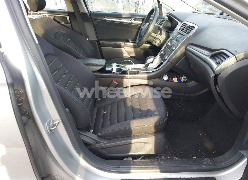 Photo 5 of 2014 Ford Fusion SE (VIN 3FA6P0HD3ER119915)