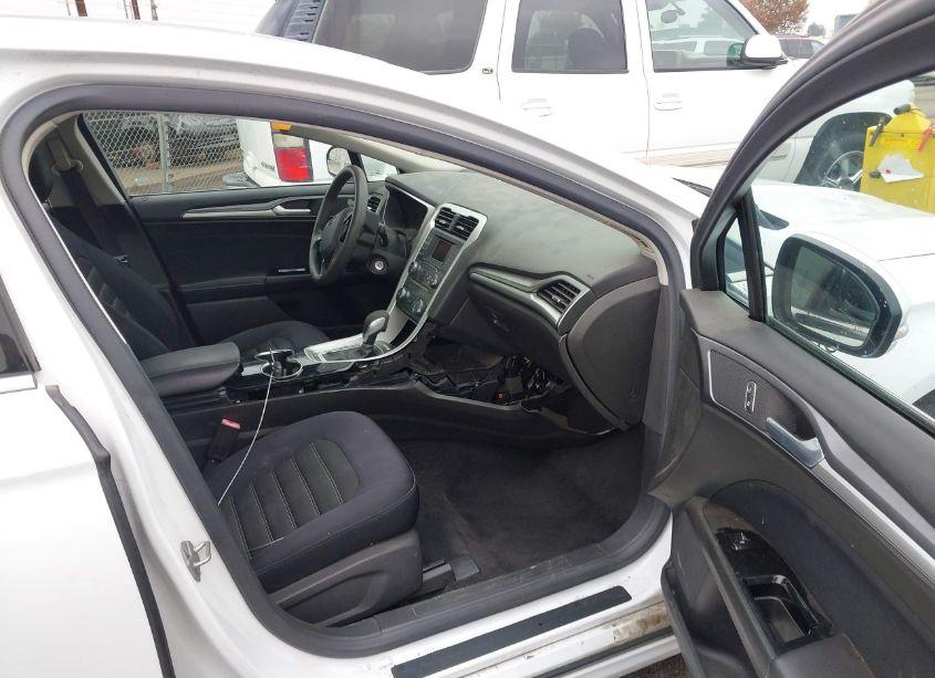 Photo 5 of 2014 Ford Fusion SE (VIN 3FA6P0HD3ER242839)