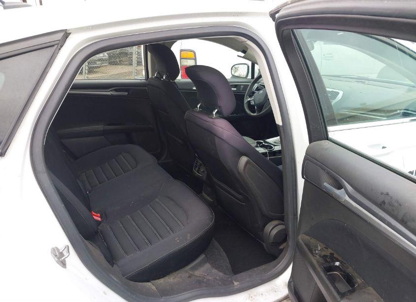 Photo 8 of 2014 Ford Fusion SE (VIN 3FA6P0HD3ER242839)