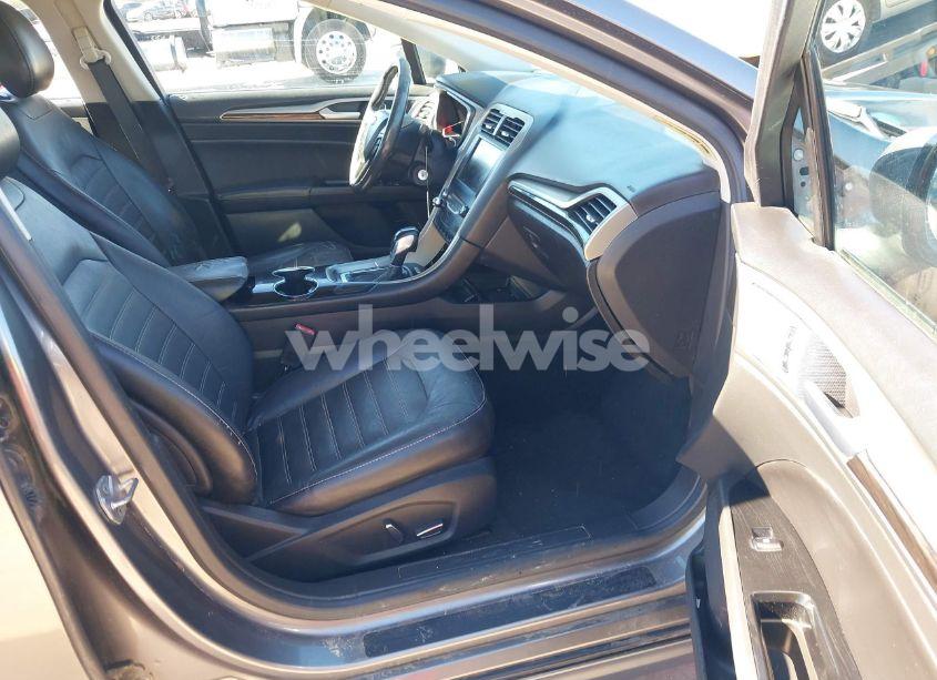 Photo 5 of 2014 Ford Fusion SE (VIN 3FA6P0HD3ER314963)