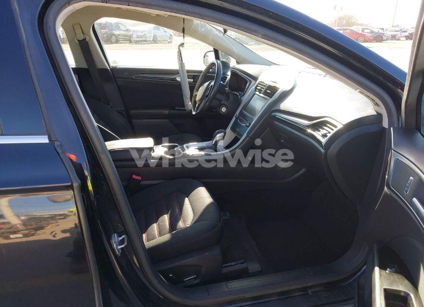 Photo 5 of 2015 Ford Fusion SE (VIN 3FA6P0HD3FR196009)