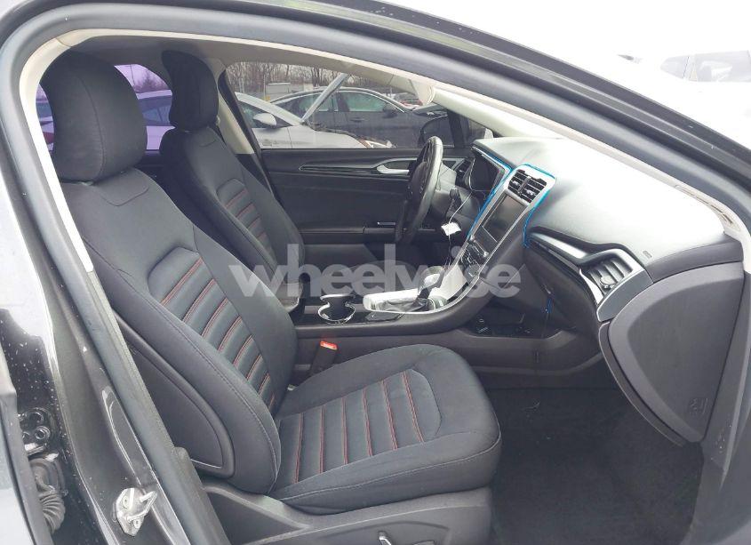 Photo 5 of 2016 Ford Fusion SE (VIN 3FA6P0HD3GR185819)