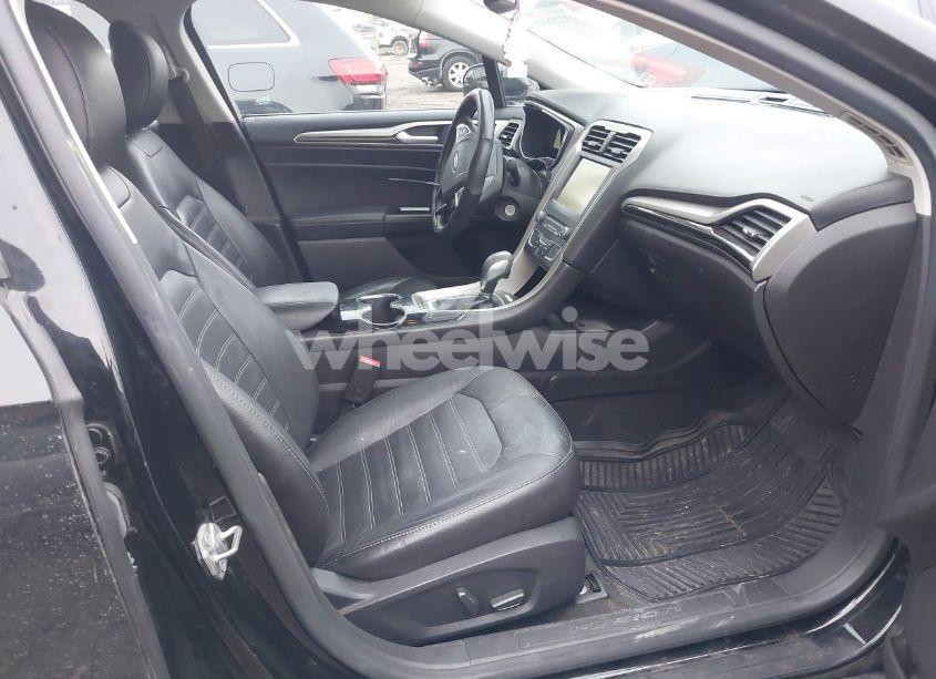 Photo 5 of 2016 Ford Fusion SE (VIN 3FA6P0HD3GR185822)