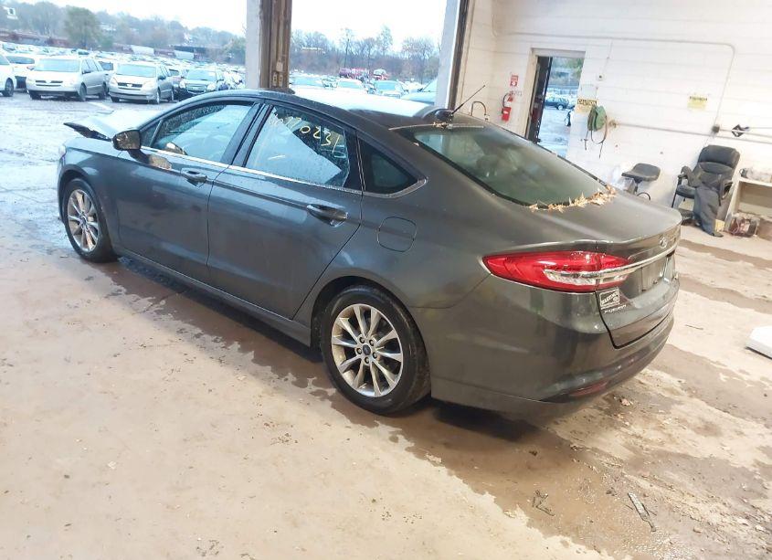 Photo 3 of 2017 Ford Fusion SE (VIN 3FA6P0HD3HR157553)