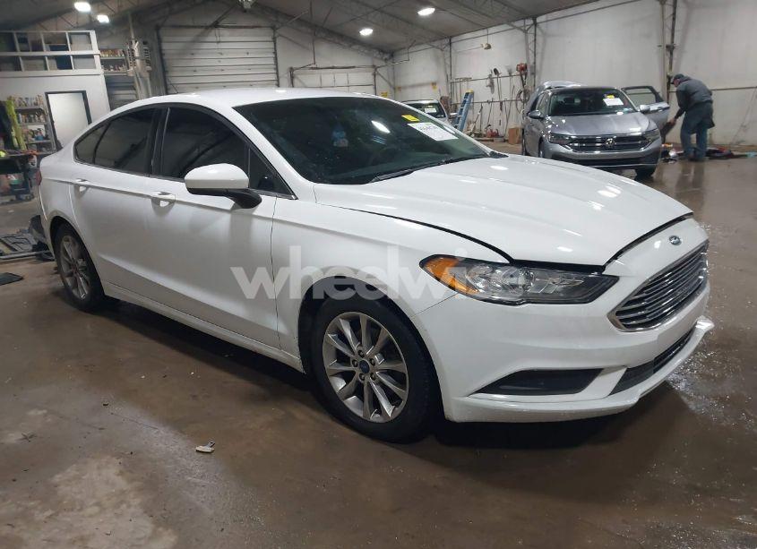2017 Ford Fusion SE (VIN 3FA6P0HD3HR194067) main photo