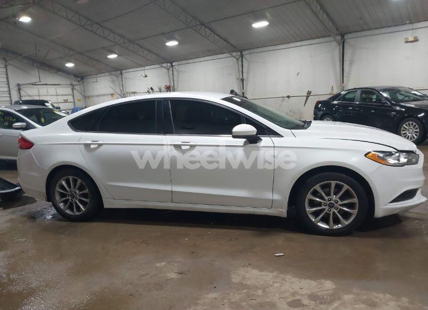 Photo 13 of 2017 Ford Fusion SE (VIN 3FA6P0HD3HR194067)