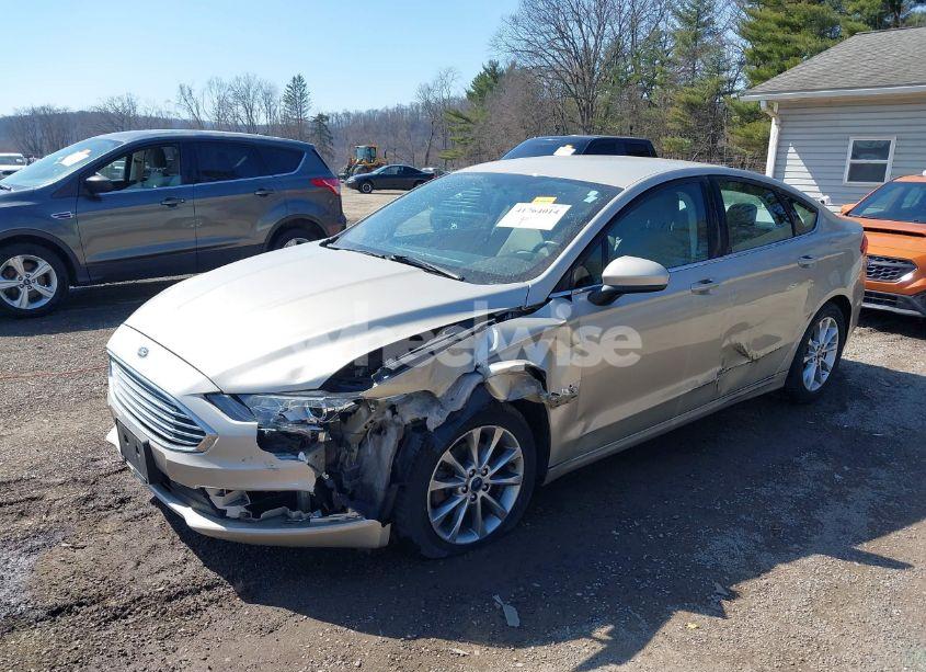 Photo 2 of 2017 Ford Fusion SE (VIN 3FA6P0HD3HR199320)