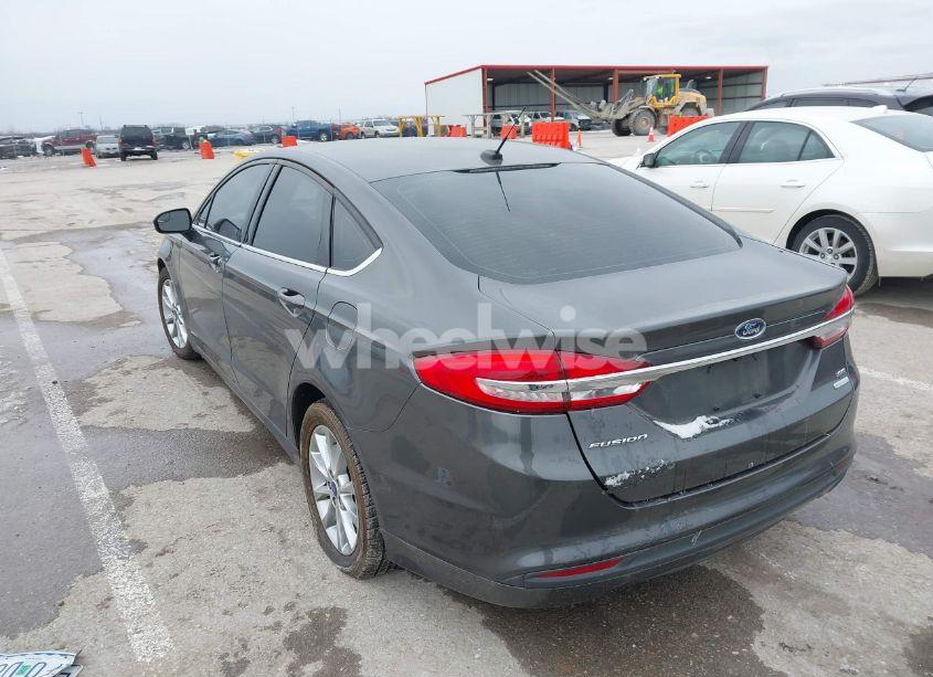 Photo 3 of 2017 Ford Fusion SE (VIN 3FA6P0HD3HR212888)