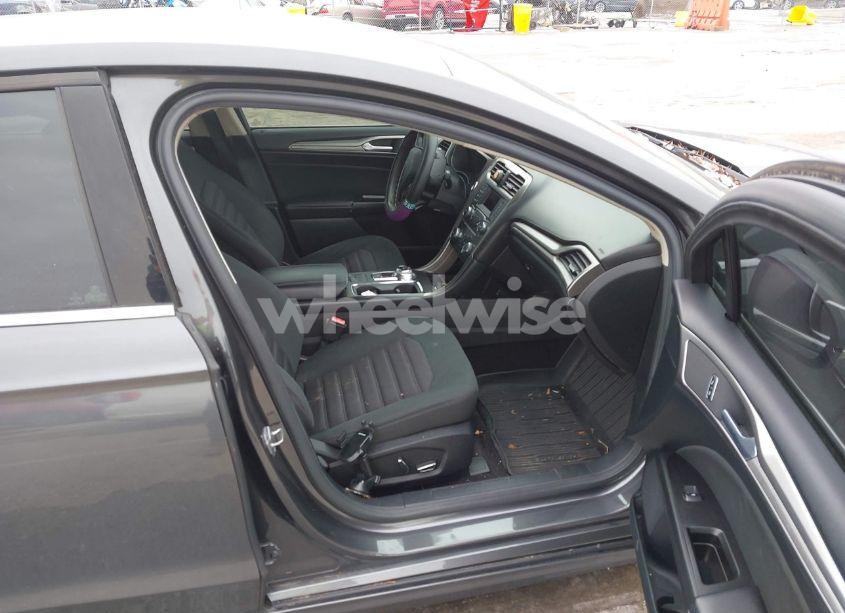 Photo 5 of 2017 Ford Fusion SE (VIN 3FA6P0HD3HR212888)