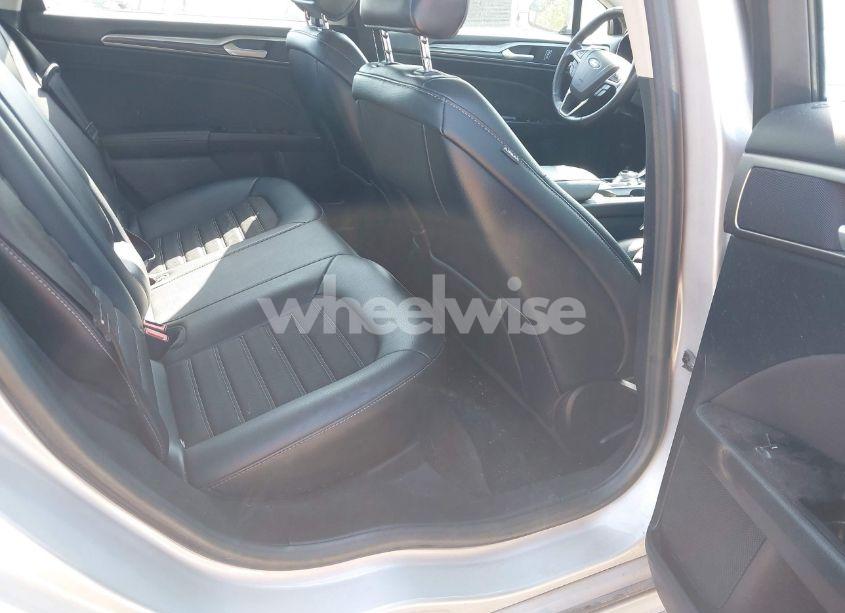 Photo 5 of 2017 Ford Fusion SE (VIN 3FA6P0HD3HR252114)