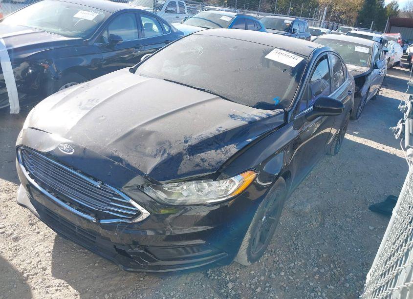 Photo 2 of 2017 Ford Fusion SE (VIN 3FA6P0HD3HR299465)