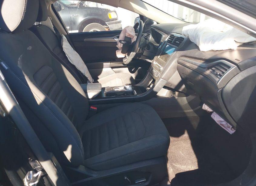 Photo 5 of 2017 Ford Fusion SE (VIN 3FA6P0HD3HR299465)