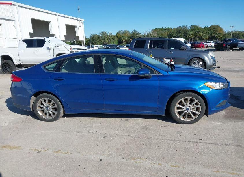 Photo 13 of 2017 Ford Fusion SE (VIN 3FA6P0HD3HR320993)