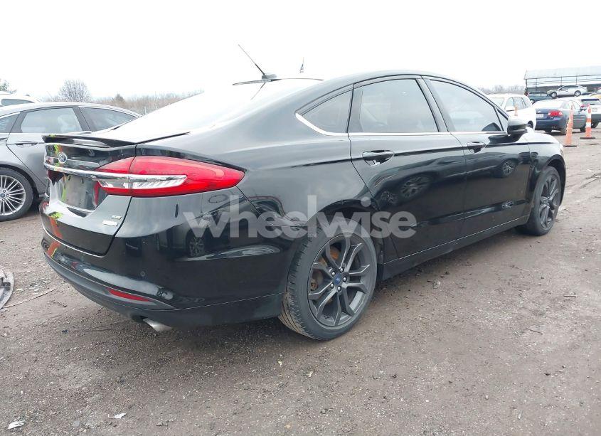 Photo 4 of 2018 Ford Fusion SE (VIN 3FA6P0HD3JR149281)