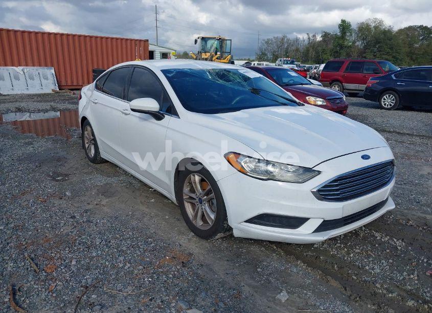 2018 Ford Fusion SE (VIN 3FA6P0HD3JR174780) main photo