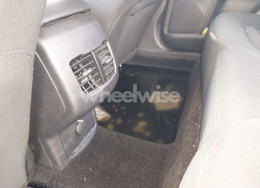 Photo 12 of 2018 Ford Fusion SE (VIN 3FA6P0HD3JR174780)