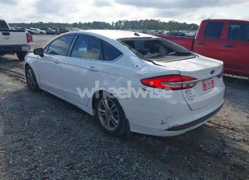 Photo 3 of 2018 Ford Fusion SE (VIN 3FA6P0HD3JR174780)