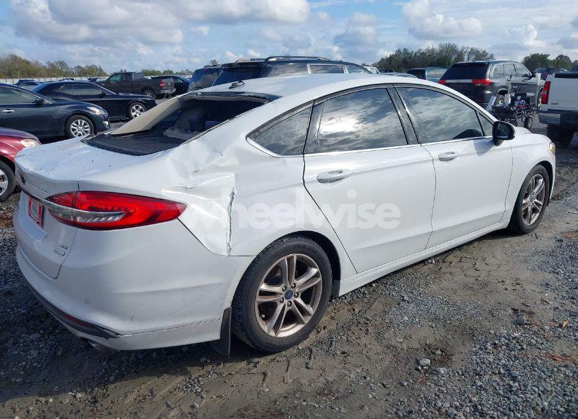 Photo 4 of 2018 Ford Fusion SE (VIN 3FA6P0HD3JR174780)