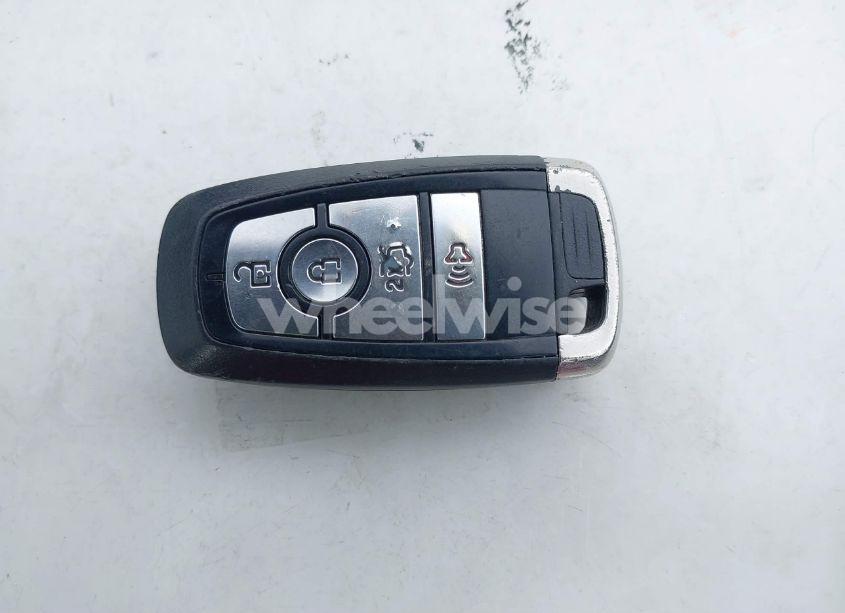 Photo 11 of 2018 Ford Fusion SE (VIN 3FA6P0HD3JR187044)