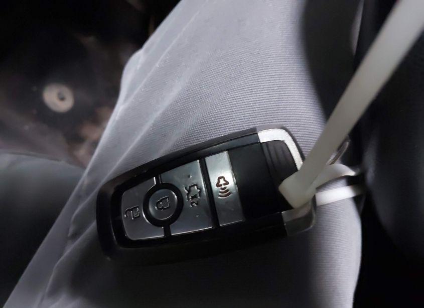 Photo 11 of 2018 Ford Fusion SE (VIN 3FA6P0HD3JR204179)