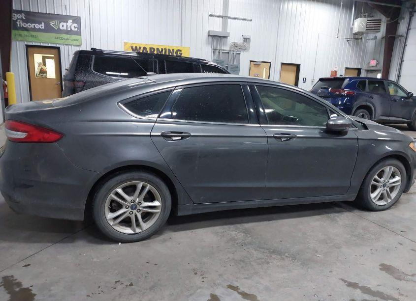 Photo 13 of 2018 Ford Fusion SE (VIN 3FA6P0HD3JR204179)