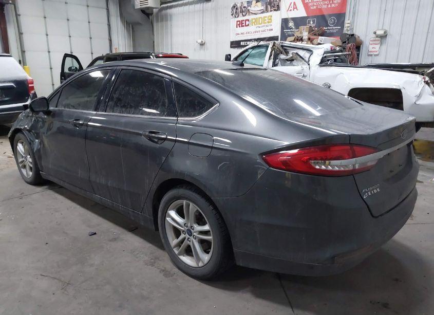 Photo 3 of 2018 Ford Fusion SE (VIN 3FA6P0HD3JR204179)