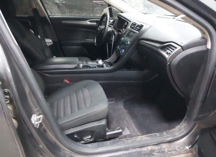 Photo 5 of 2018 Ford Fusion SE (VIN 3FA6P0HD3JR204179)