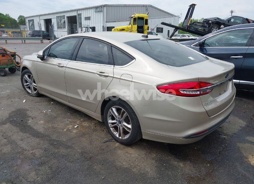 Photo 3 of 2018 Ford Fusion SE (VIN 3FA6P0HD3JR216560)