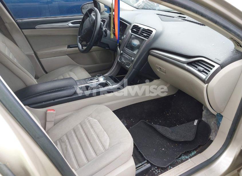 Photo 5 of 2018 Ford Fusion SE (VIN 3FA6P0HD3JR216560)