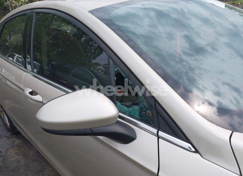 Photo 6 of 2018 Ford Fusion SE (VIN 3FA6P0HD3JR216560)