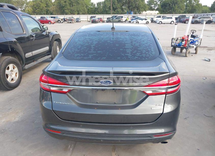 Photo 16 of 2018 Ford Fusion SE (VIN 3FA6P0HD3JR224478)