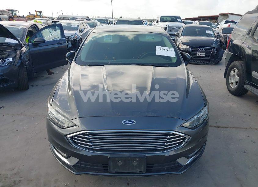Photo 6 of 2018 Ford Fusion SE (VIN 3FA6P0HD3JR224478)
