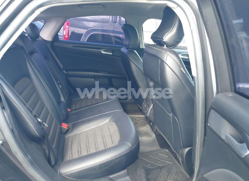 Photo 8 of 2018 Ford Fusion SE (VIN 3FA6P0HD3JR224478)