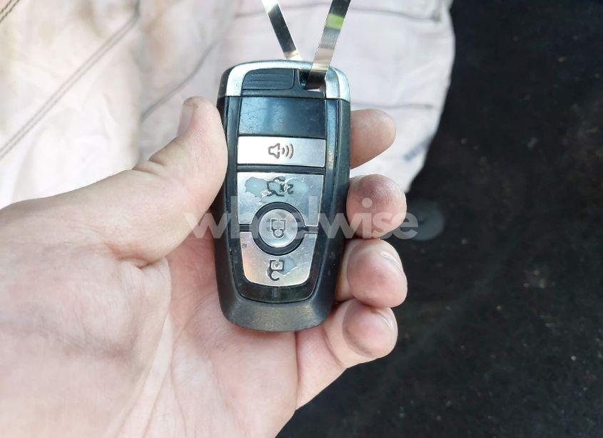 Photo 11 of 2018 Ford Fusion SE (VIN 3FA6P0HD3JR237800)