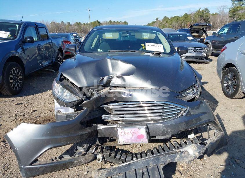 Photo 12 of 2018 Ford Fusion SE (VIN 3FA6P0HD3JR237800)