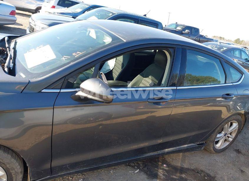 Photo 14 of 2018 Ford Fusion SE (VIN 3FA6P0HD3JR237800)