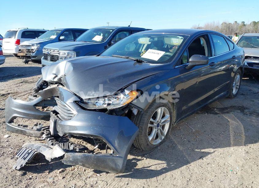 Photo 2 of 2018 Ford Fusion SE (VIN 3FA6P0HD3JR237800)