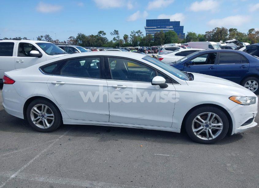 Photo 13 of 2018 Ford Fusion SE (VIN 3FA6P0HD3JR260607)