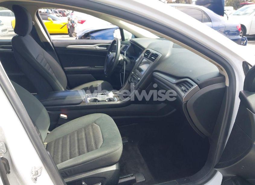 Photo 5 of 2018 Ford Fusion SE (VIN 3FA6P0HD3JR260607)