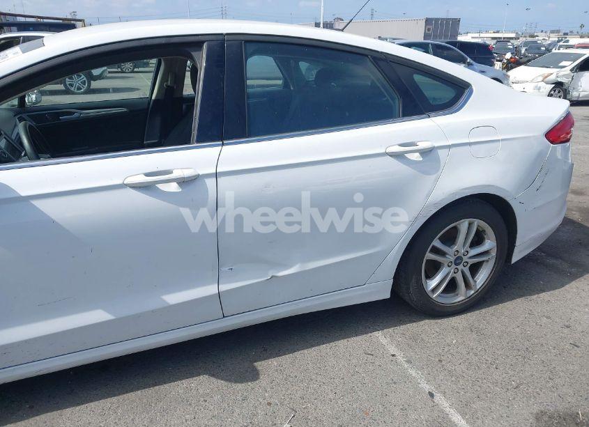 Photo 6 of 2018 Ford Fusion SE (VIN 3FA6P0HD3JR260607)