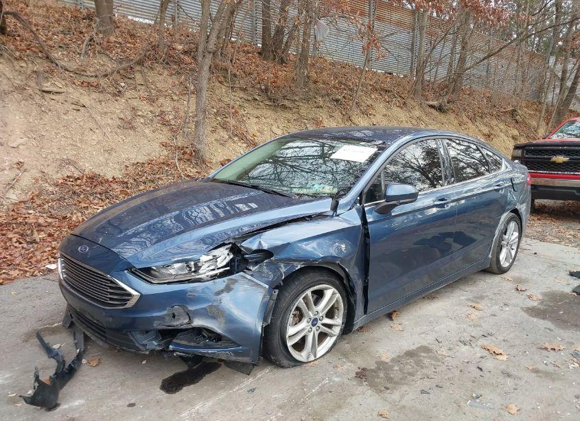 Photo 2 of 2018 Ford Fusion SE (VIN 3FA6P0HD3JR272854)