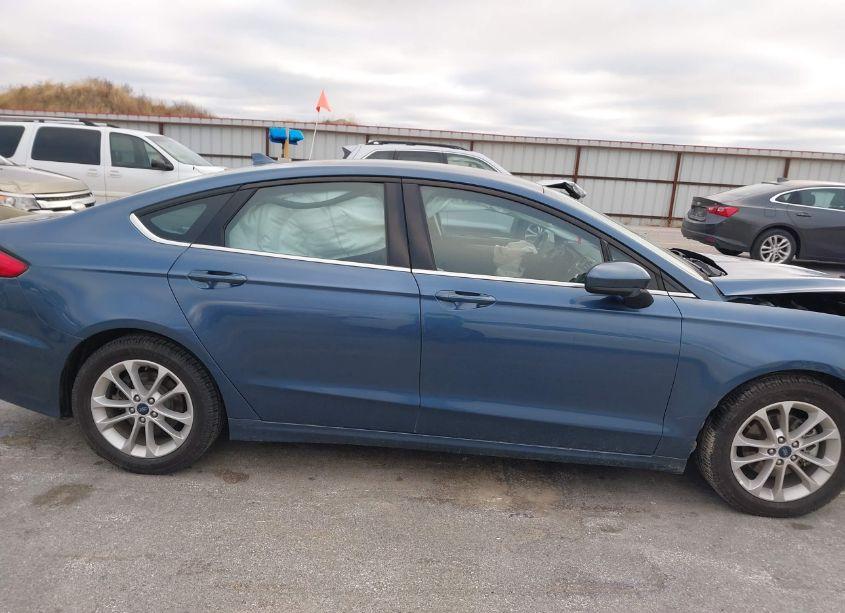 Photo 13 of 2019 Ford Fusion SE (VIN 3FA6P0HD3KR114113)
