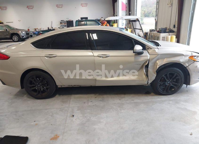 Photo 13 of 2019 Ford Fusion SE (VIN 3FA6P0HD3KR162307)