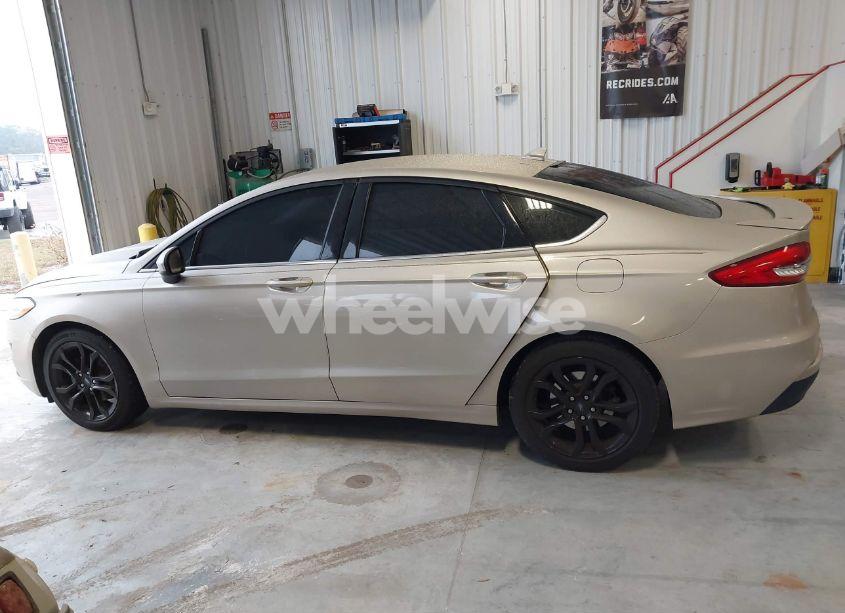 Photo 14 of 2019 Ford Fusion SE (VIN 3FA6P0HD3KR162307)