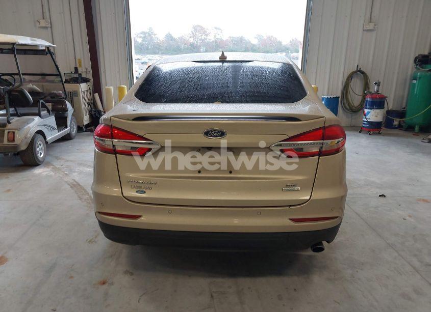 Photo 16 of 2019 Ford Fusion SE (VIN 3FA6P0HD3KR162307)