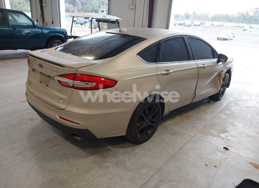 Photo 4 of 2019 Ford Fusion SE (VIN 3FA6P0HD3KR162307)