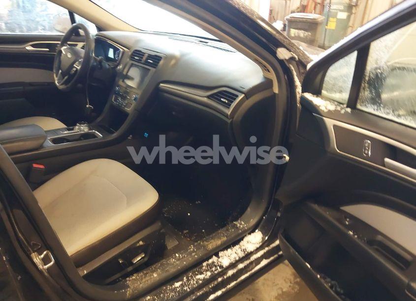 Photo 5 of 2019 Ford Fusion SE (VIN 3FA6P0HD3KR229021)