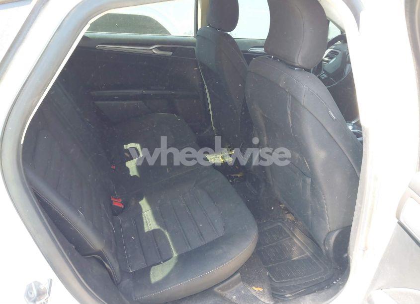 Photo 8 of 2019 Ford Fusion SE (VIN 3FA6P0HD3KR229648)